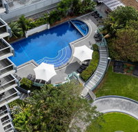 Meriton Suites Broadbeach - Holiday Cairns