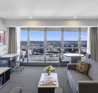 Meriton Suites Herschel Street - Holiday Cairns