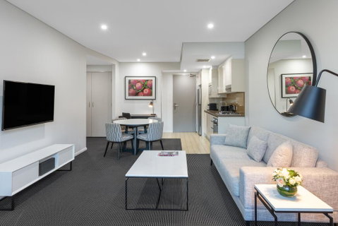 Meriton Suites North Ryde - Holiday Cairns 2
