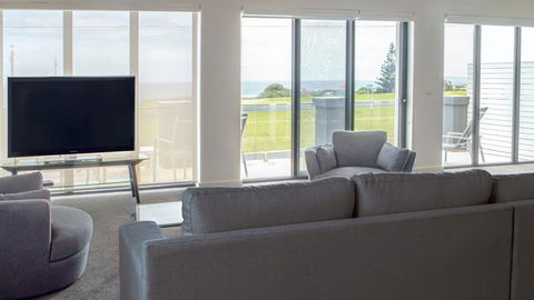 Midas Ocean View - Holiday Cairns 3