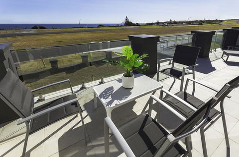 Midas Ocean View - Holiday Cairns 0