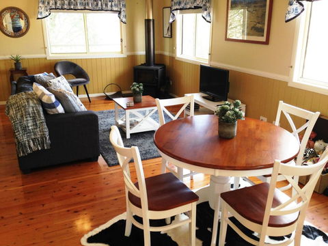 Milford Country Cottages - Holiday Cairns 2