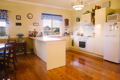 Milford Country Cottages - Holiday Cairns 3
