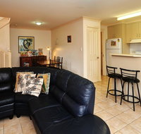 Modern 3 Bedroom Townhouse - Holiday Cairns