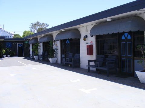 Motel Lodge - Holiday Cairns 0