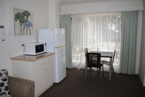 Motel Miramar - Holiday Cairns 1
