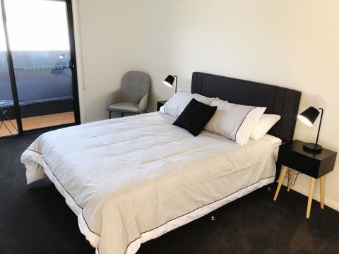 Mountain Mist Retreat - 4 Bedrooms - Holiday Cairns 2