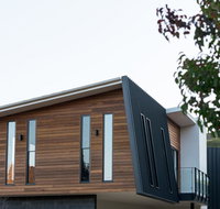 Mountain Mist Retreat - 5 Bedrooms - Holiday Cairns