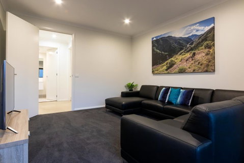 Mountain Mist Retreat - 6 Bedrooms - Holiday Cairns 2
