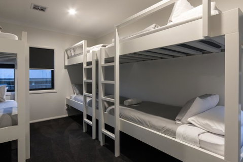 Mountain Mist Retreat - 6 Bedrooms - Holiday Cairns 1