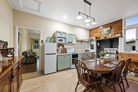 Mountview Homestead Near Toowoomba - Holiday Cairns 1
