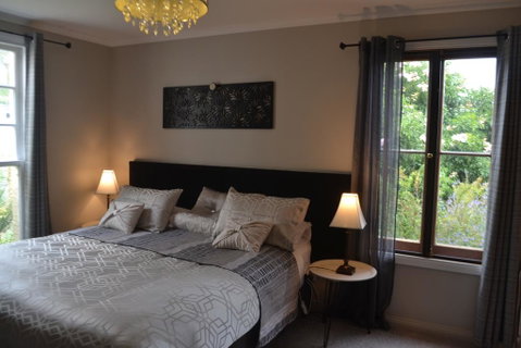 Mulberry Cottage Unique B&B Accommodation - Holiday Cairns 1