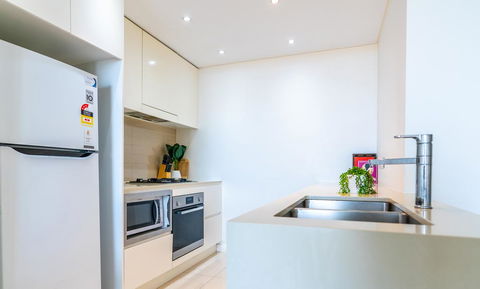 MWP25-Comfy 2 Bedroom Apt In Wentworth Point - Holiday Cairns 2