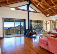 Narrow Neck Lodge