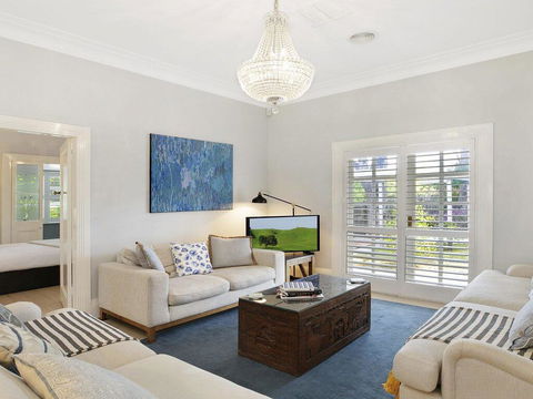 Nattai Lodge - House & Cottage In Beautiful Garden - Holiday Cairns 3