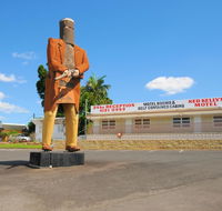 Ned Kelly's Motel - Holiday Cairns