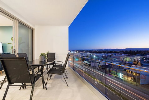 NEO Apartments Mermaid Beach - Holiday Cairns 2