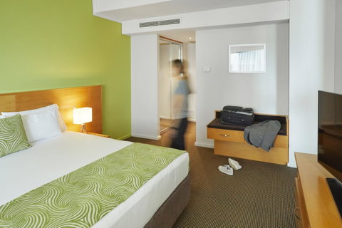 Novotel Perth Langley - Holiday Cairns 32