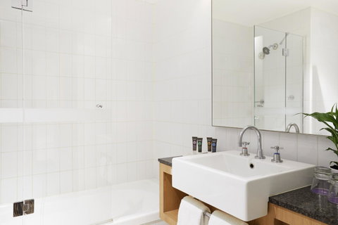 Novotel Perth Langley - Holiday Cairns 2