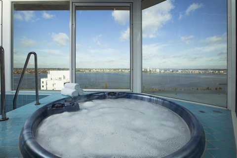 Novotel Perth Langley - Holiday Cairns 8