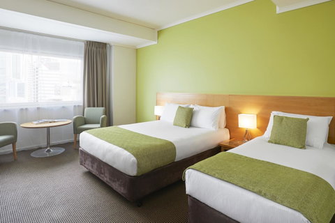Novotel Perth Langley - Holiday Cairns 3