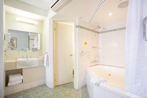 Hotel Northbridge - Holiday Cairns 32