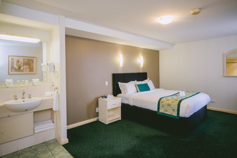 Hotel Northbridge - Holiday Cairns 10