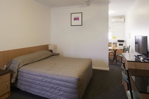Baileys Parkside Motel By VetroBlu - Holiday Cairns 9