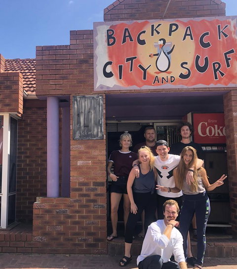 Backpack City & Surf - Holiday Cairns 0