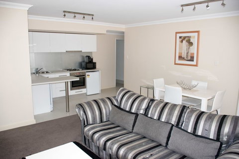 Visit Perth Now - Holiday Cairns 5