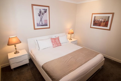 Visit Perth Now - Holiday Cairns 1