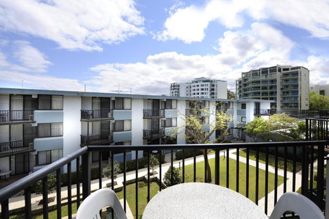 Lodestar Waterside Apartments - Holiday Cairns 5