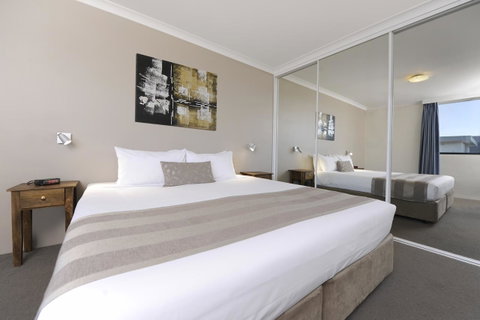 Lodestar Waterside Apartments - Holiday Cairns 29