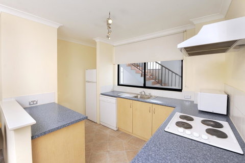 Lodestar Waterside Apartments - Holiday Cairns 23