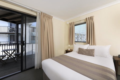 Lodestar Waterside Apartments - Holiday Cairns 43