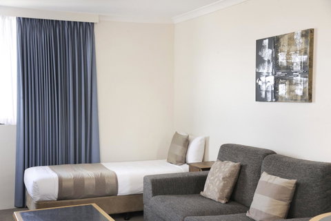 Lodestar Waterside Apartments - Holiday Cairns 8