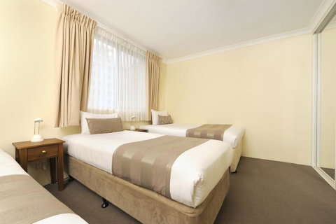 Lodestar Waterside Apartments - Holiday Cairns 33