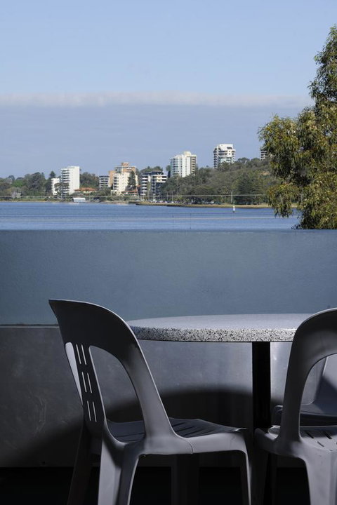 Lodestar Waterside Apartments - Holiday Cairns 22
