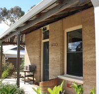 Hotham Ridge Winery and Cottages - Holiday Cairns
