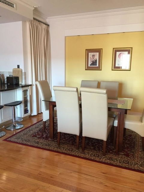 West End District Apartments - Holiday Cairns 25