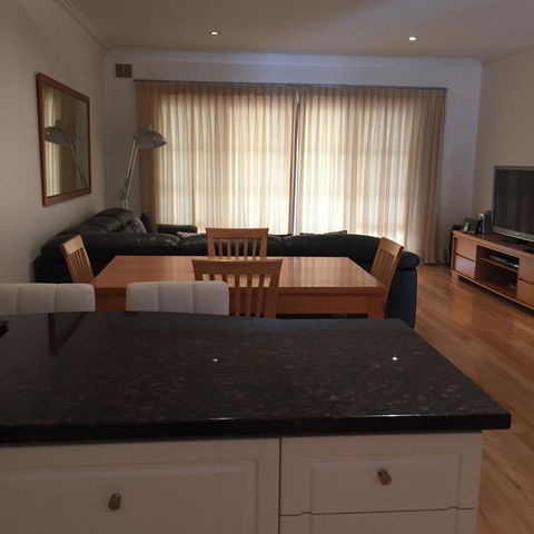 West End District Apartments - Holiday Cairns 14