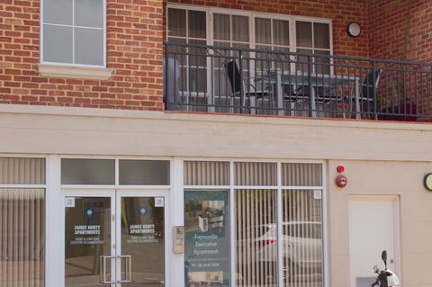 West End District Apartments - Holiday Cairns 10