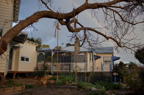 Lotti's House - Holiday Cairns 10