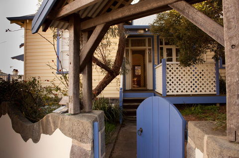 Lotti's House - Holiday Cairns 1