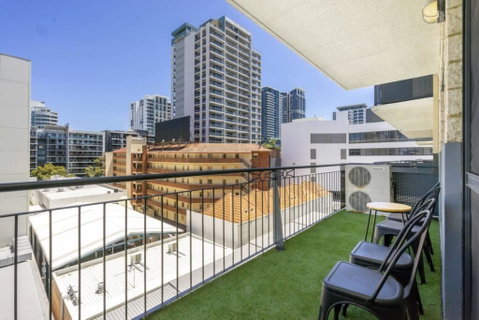 Oversized Eastend Sleeps 6 Free PARKING+POOL WIFI - Holiday Cairns 36