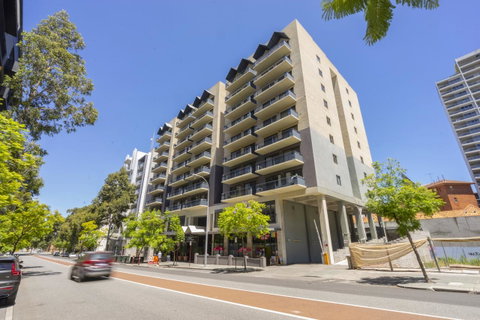 Oversized Eastend Sleeps 6 Free PARKING+POOL WIFI - Holiday Cairns 25