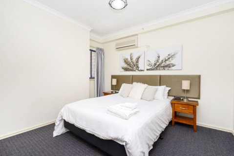 Oversized Eastend Sleeps 6 Free PARKING+POOL WIFI - Holiday Cairns 41