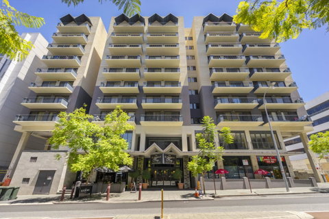Oversized Eastend Sleeps 6 Free PARKING+POOL WIFI - Holiday Cairns 21