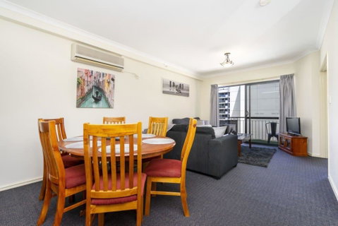 Oversized Eastend Sleeps 6 Free PARKING+POOL WIFI - Holiday Cairns 37