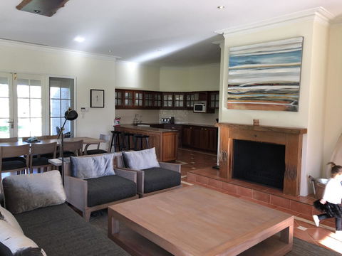 Caves Road Guest Houses - Holiday Cairns 23